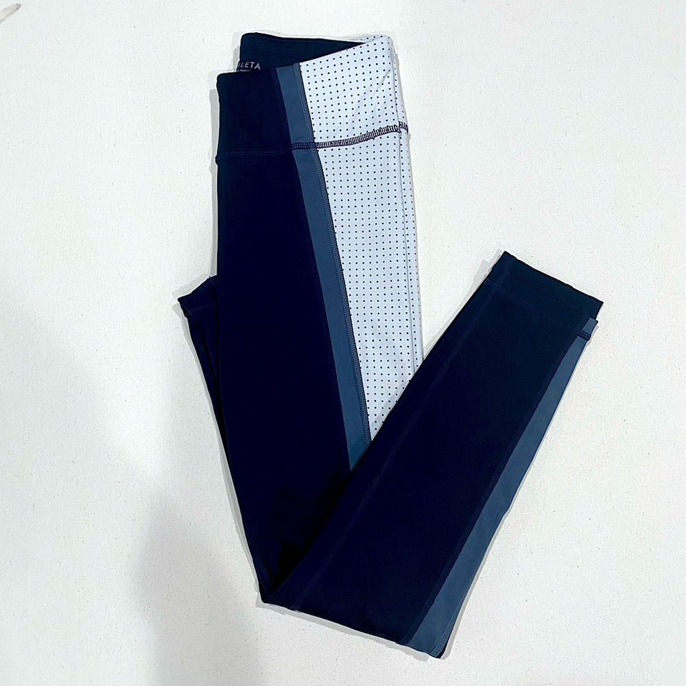 Athleta Leggings With Back Zipper Pocket